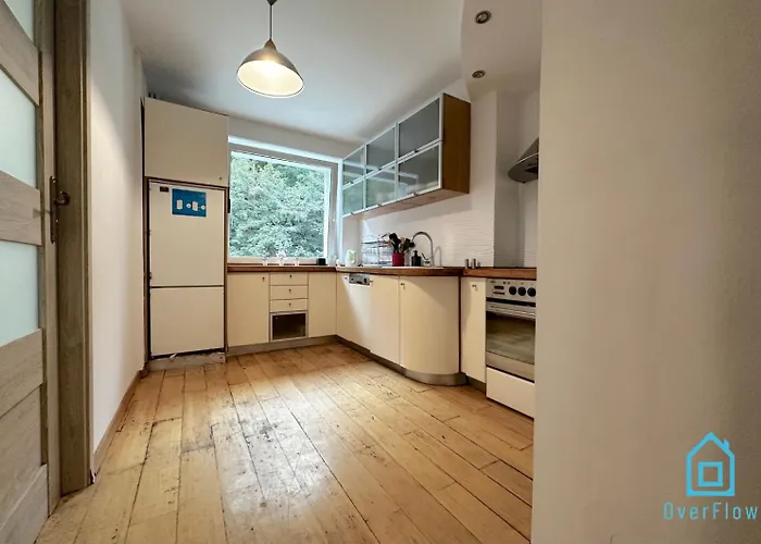 Balance - 5 Minutes To Molo & Seaside Homestay