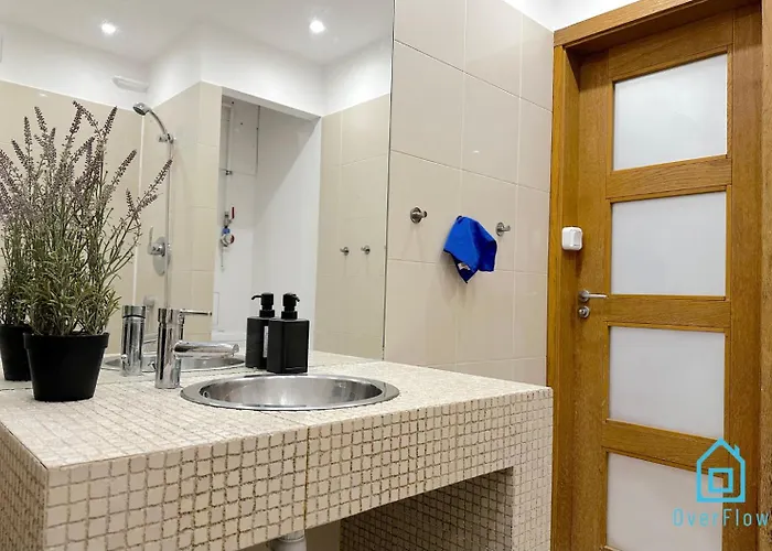 Homestay Balance - 5 Minutes To Molo & Seaside *