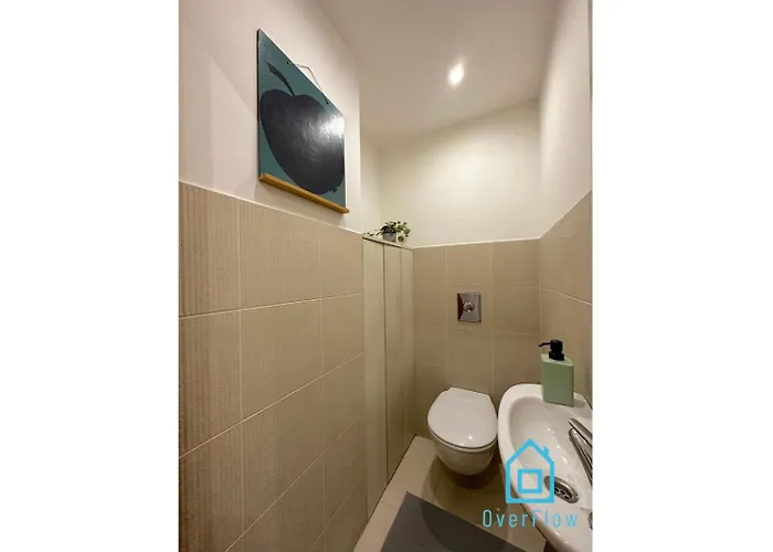 Balance - 5 Minutes To Molo & Seaside Homestay